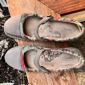 Aetrex JANINE Sweater Mary Jane Shoes